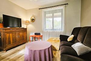Gîte n°19G3131 "La Maroussie" – SALON LA TOUR