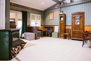 Un grand salon et un style unique