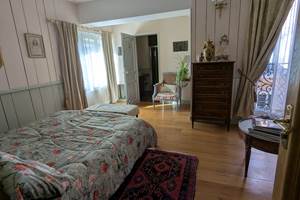 chambre Baronne grenadine La grenade bleuePons-piscine spa sauna- privatisation en semaine de la piscine intérieure