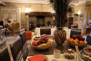 Chateau de Saint Chamarand, séminaire et réception dans le grand salon, petit déjeuner pour un groupe (2)