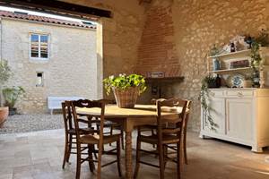 La cuisine d'été - La Fon du Berger gîte en Haut-Médoc - Pauillac