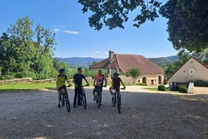 GîtedecharmeAnnecyHébergementGeneveChâteaudeMarignaLocationGîtepiscineruralSéjournaturehistoriqueJuraLocationvacancesmontagneskimedievalvélo