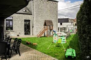 Terrasse couverte, jardin clos et les jeux de jardin