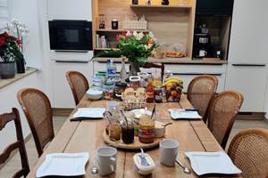 table petit dej avec buffet 1225