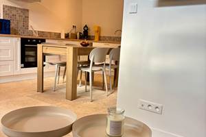 Rez de chaussée: Cuisine et Salon