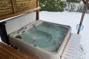 Spa privatif en hiver chauffé à 38°C