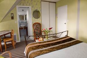 vue salle d'eau des Bruyères