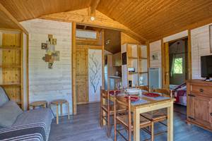 Pièce de vie chalet GENEVRIER