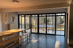 1.2. Rez-de-chaussée - une des 2 tables à manger