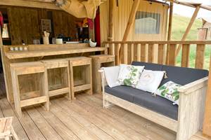 Hitton-Dreamer-exterieur-terrasse-canapé-bar