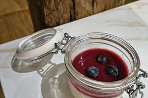 panna-cotta-fruits-rouges-dessert-maison-table-dhotes-aveyron.jpg