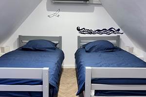 Chambre à l'étage 2 lits simple