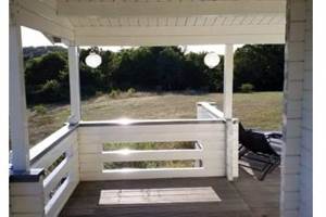 camping-la-perle-creuse-chalet Kentucky-4personnes-détail terrasse