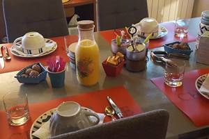 Petit déjeuner au Domaine Hias