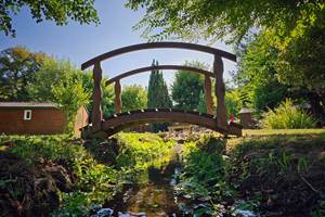 "Le Clos du Moulin", Village de Gîtes en Périgord : parc aménagé