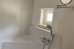 SALLE DE BAIN 2E`ME E´TAGE baignoire MF