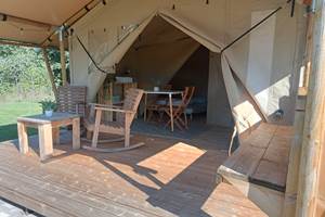 camping-la-perle-creuse-tente safari-2personnes-Tennessee-terrasse2
