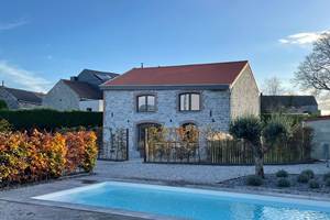 Le gîte avec vue sur la piscine