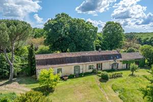 Domaine INYAQAB Cause de Clérans gîte et cabanes perchées crédit photo logadrone