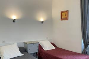 Hôtel du Clos Fleuri Lourdes_ Chambre familiale