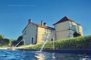 Piscine Chauffée 4 x 14 m / Volet roulant Immergé / Deux Cascades massantes