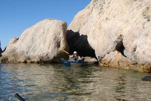 grotte-de-vetricella-propriano-avec-abbartello-kayak-en-corse