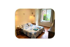 Chambre bleue fond blanc
