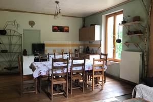 salle à manger et espace cuisine