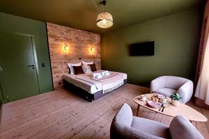 Chambre 4 - coin salon