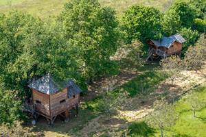 Domaine INYAQAB Cause de Clérans gîte et cabanes perchées crédit photo logadrone