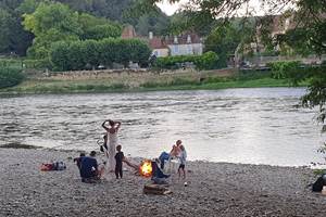 Pique-niquer à Limeuil au bord d'un feu