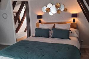 Maisond'hotes. Les charmes de sarlat. Chambre Tilleul
