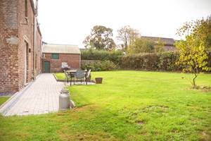 Gi^te Maud Neuprez. EXTERIEUR BOOKING HD-15