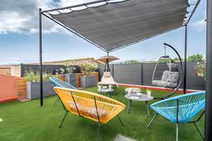 terrasse-lounge-vue-panoramique-gite-parcours-cathare