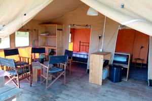 camping-la-perle-creuse-tente-safari-espace intérieur