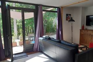 salon-lumineux-télévision