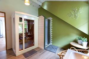 Salle de bain avec sauna de notre location de vacances DIGUE et DENTELLE - Les Maisons de Victoire à Binic