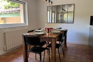 salleamanger-repas-location-maison-vacances-charly-lyon