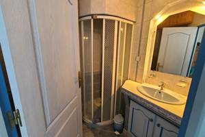 Espace lavabo chambre Bleuets