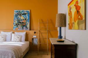 7 BD belle hauteur sous plafond dans la chambre Toit mon Toit chez marcelle en Camargue