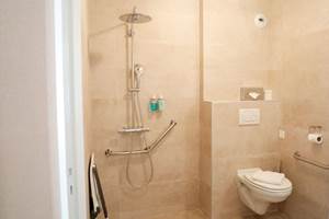 privilege-salle de bain- pmr-accessibilité-rez de chaussée- hotel-spa-arradon-bretagne sud