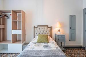 chambre-lit-double-style-classique-gite-canal-midi