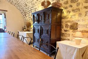 Salle des petits-déjeuners et table d'hôtes