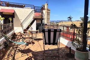 la terrasse ,vue sur la ville nouvelle .