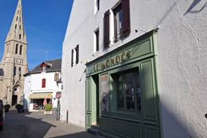 Façade du bar le Mondés