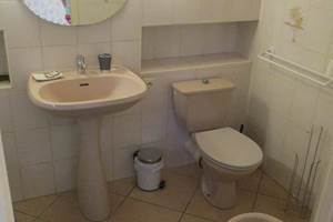 Gite des Oliviers Valros - salle de bains baignoire 2