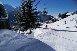 Sortie du chalet sur piste