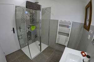 Salle de douche pour la Chambre Provençale et la Chambre du monde