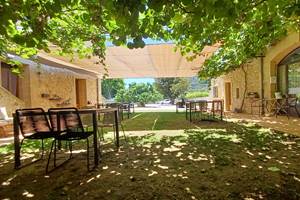 Cour interieure Domaine Saint Martin Côté Garrigue