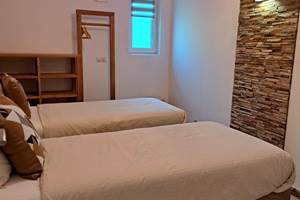 Chambre 6: Un lit double ou 2 simples.